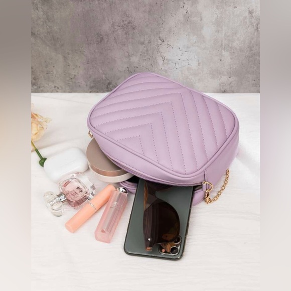 ❤️Lavender Quilted Chevron Chain Crossbody Purse - Picture 4 of 5